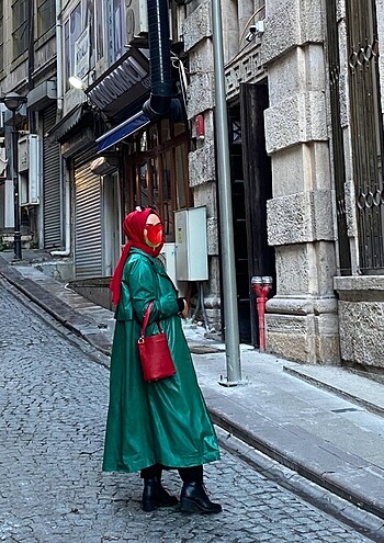 Diğer Yeşil Yağmurluk