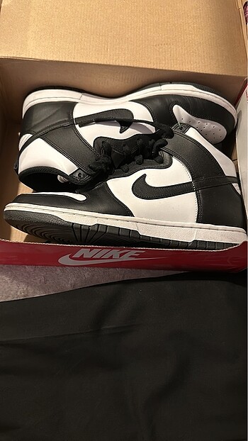 SB DUNK PANDA
