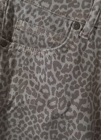 28 Beden çeşitli Renk Az kullanılmış leopar desenli skiny jeans