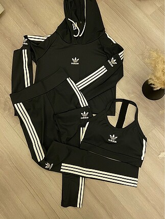 Adidas üçlü takım