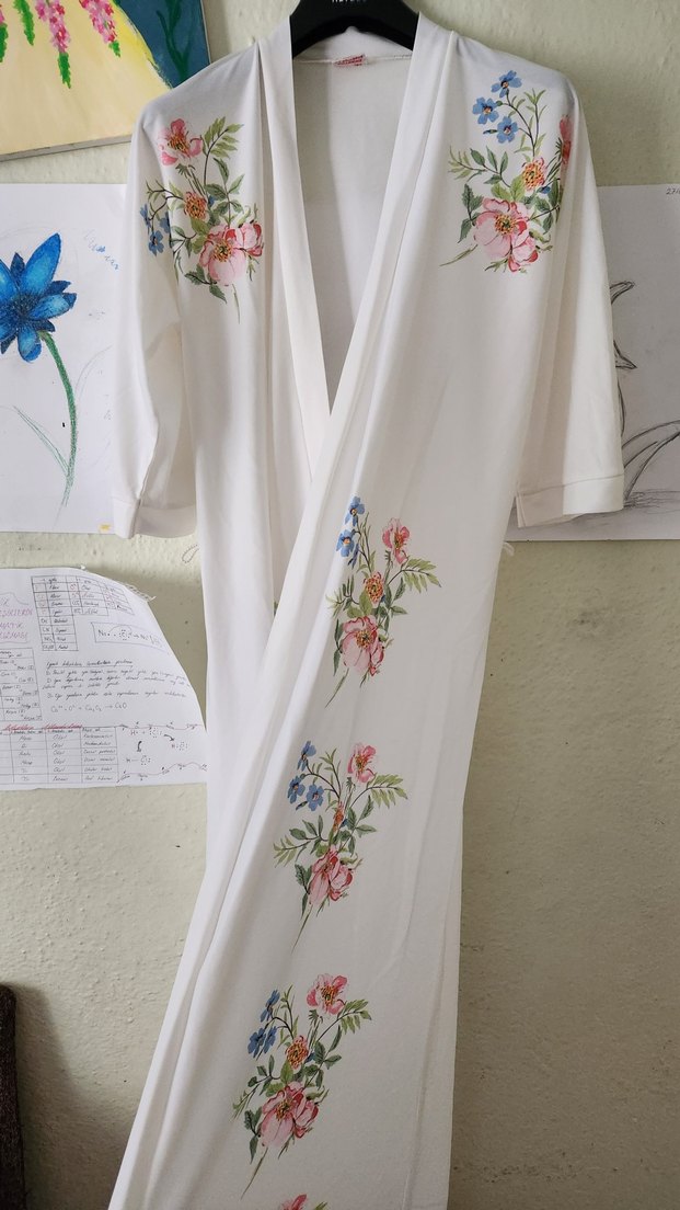 Beyaz Çiçekli Uzun Bohem Kimono - Görsel 2