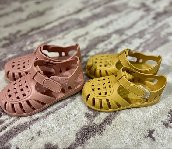 LC Waikiki Kız çocuk sandalet sarı 21 pembe 23 numara ikili fiyattır