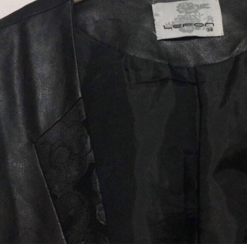 Lefon Siyah Deri Kolsuz V Yaka Kemerli Yelek - Görsel 4