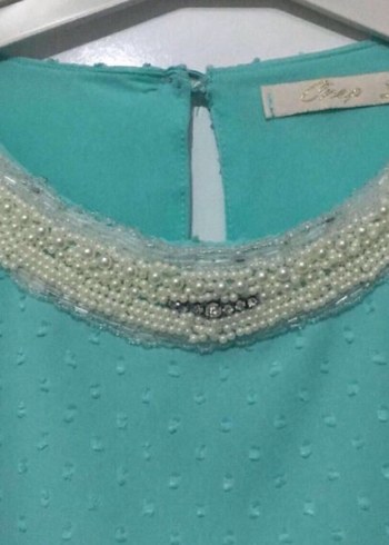 İnci Detaylı Turkuaz Kolsuz Bluz - Görsel 2