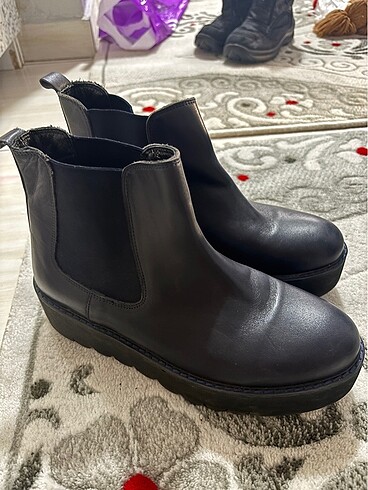 38 Beden Kadın bot 38 numara hiç giymedim