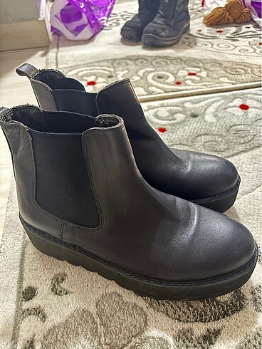 38 Beden siyah Renk Kadın bot 38 numara hiç giymedim