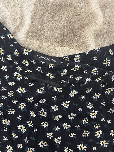 LC Waikiki Papatyalı bluz