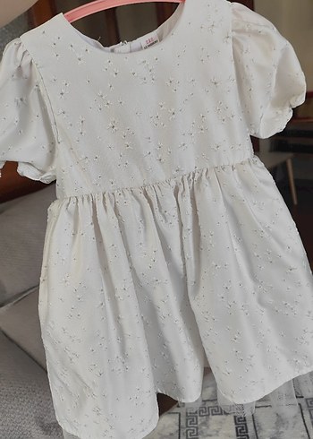 Kız Çocuk Beyaz Nakışlı Dantel Elbise - Görsel 3