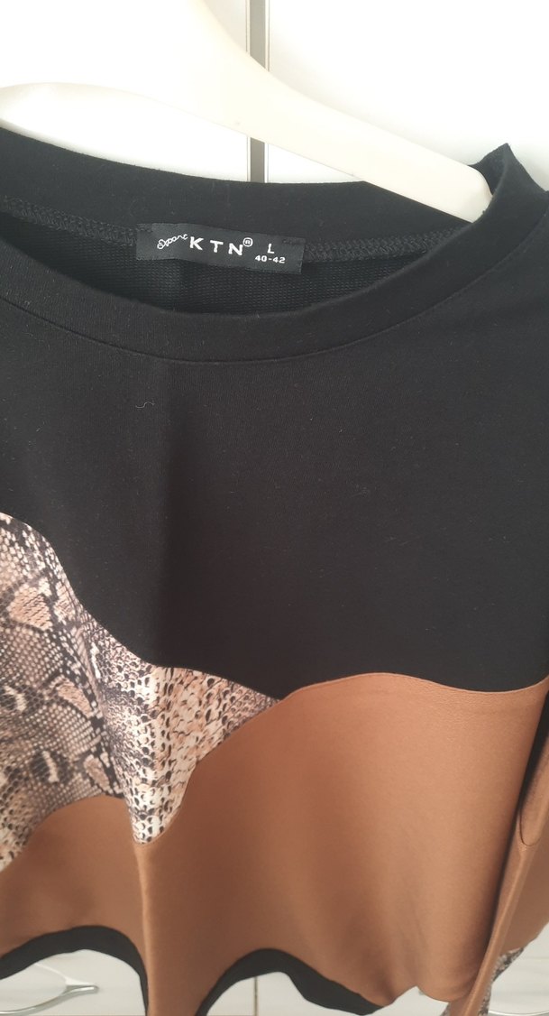 Yılan Desenli Kahverengi Kadın Bluz - Görsel 4