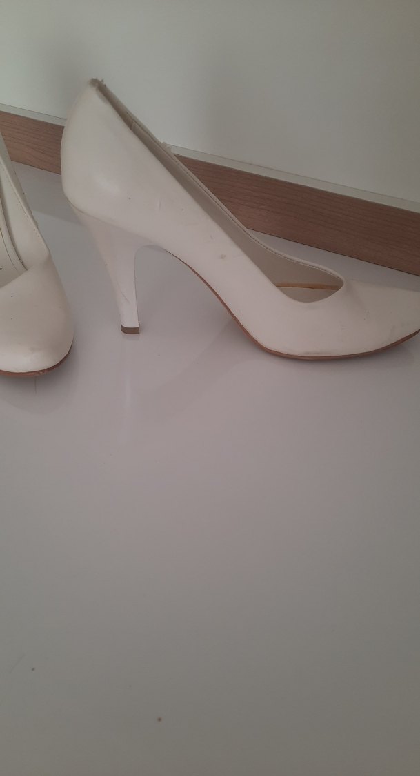 Beyaz Minimalist Stiletto Topuklu Kadın Ayakkabı - Görsel 4