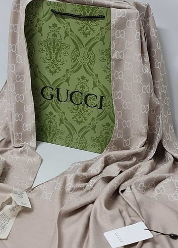 Gucci yün kaşmir şal 