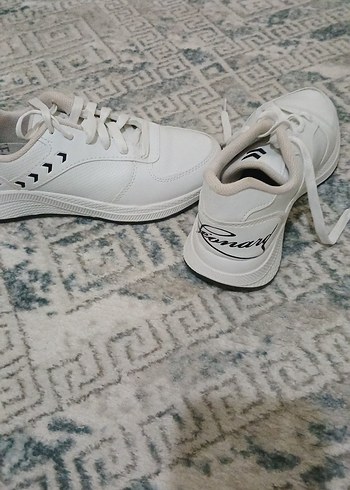 Beyaz Bağcıklı Kadın Spor Ayakkabı - Görsel 3