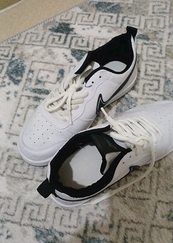 Beyaz Siyah Bağcıklı Kadın Spor Ayakkabı - Görsel 3