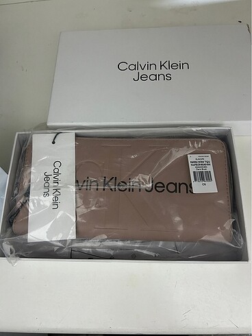  Beden pembe Renk Calvin klein cüzdan sıfır