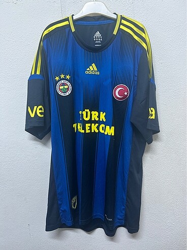 Adidas Fenerbahçe forması