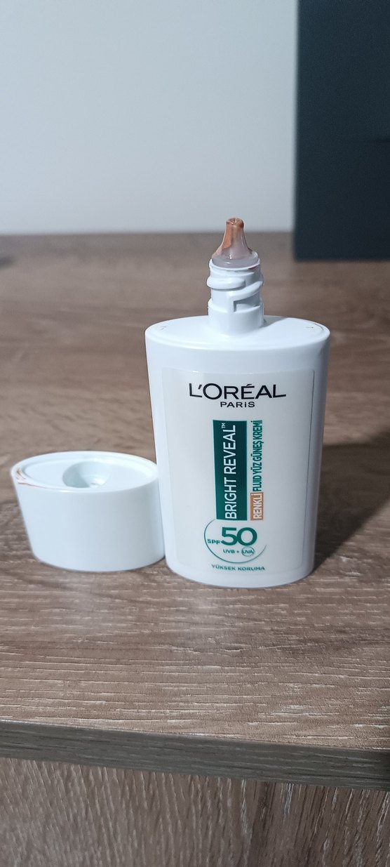 L'Oréal Paris Bright Reveal SPF 50 Güneş Koruyucu - Görsel 3