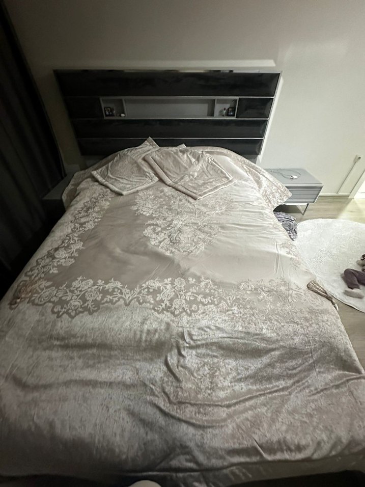 Nakışlı Bej Gri Yatak Örtüsü - Görsel 4