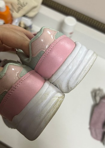 26 Beden pembe Renk Kız Çocuk Pembe Bağcıklı Cırt Cırtlı Spor Ayakkabı