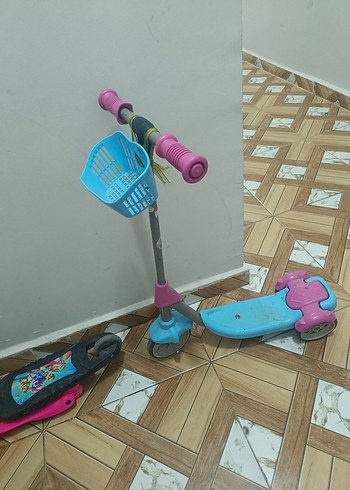 Barbie Renkli Mavi Çocuk Scooter'ı