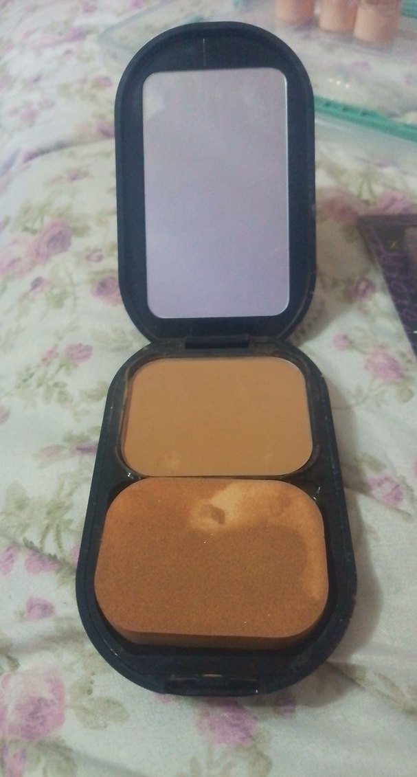 Max Factor Facefinity Compact Altın Pudra - Görsel 2