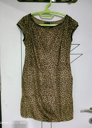 m Beden camel Renk Leopar desenli elbise