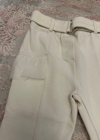 Kemerli Beyaz Kız Pantolonu - Görsel 5