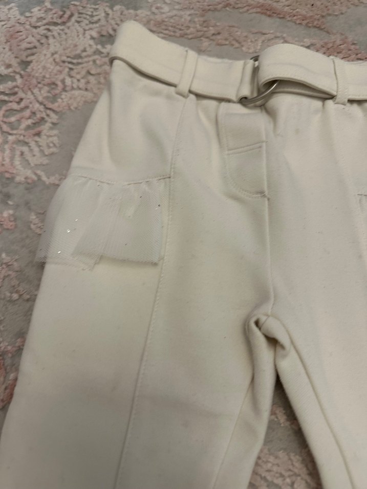 Kemerli Beyaz Kız Pantolonu - Görsel 2