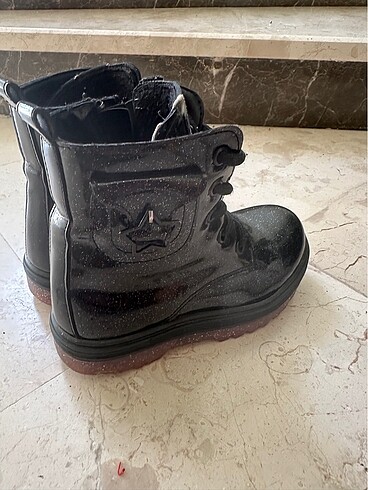 Siyah rugan kız çocuk bot - Görsel 4