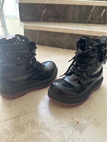 Siyah rugan kız çocuk bot - Görsel 8