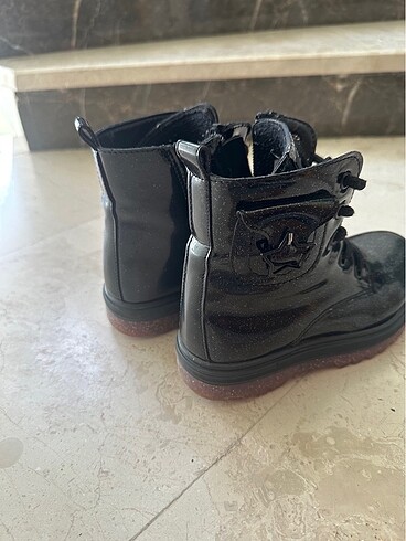 Siyah rugan kız çocuk bot - Görsel 13