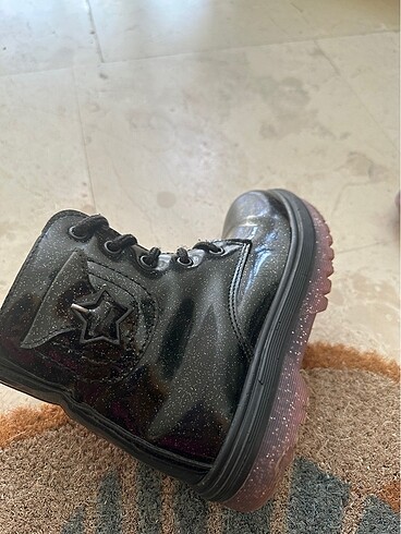 Siyah rugan kız çocuk bot - Görsel 9