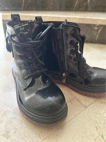 Siyah rugan kız çocuk bot - Görsel 14