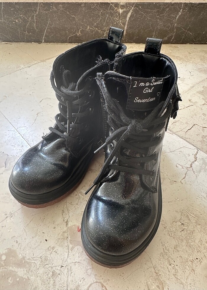 Siyah rugan kız çocuk bot - Görsel 2