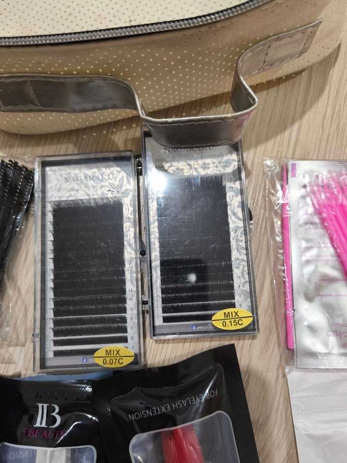 Beyaz Kirpik Uzatma Seti ve Aksesuarları - Görsel 2