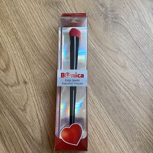  Beden Renk Bonica kalp şeklinde kapatıcı fırçası