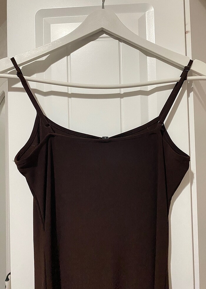 Kahverengi askılı elbise kalem elbise - Görsel 5