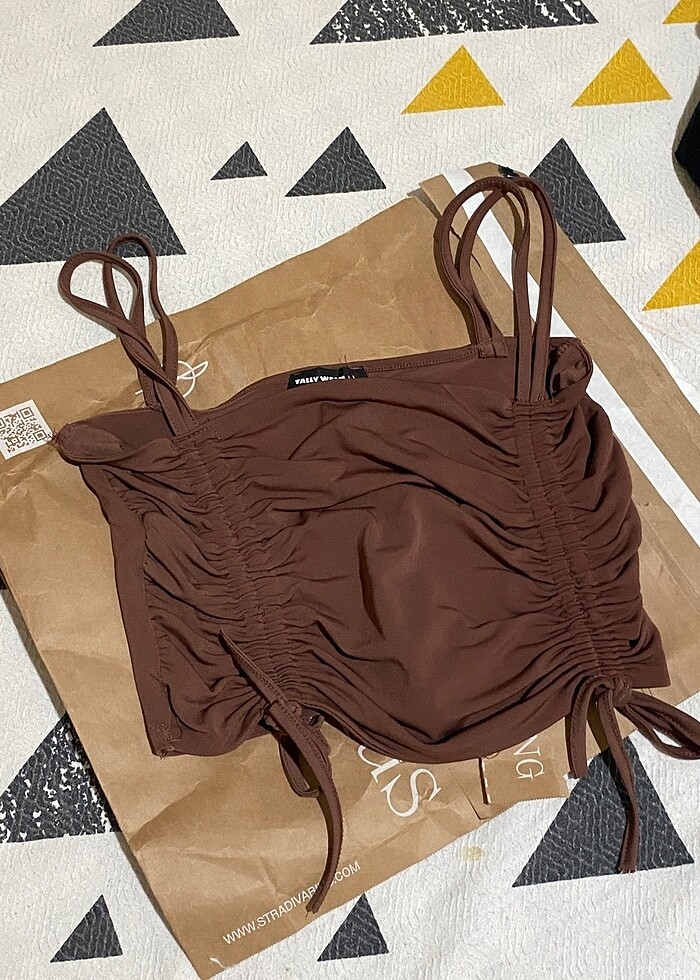 Kahverengi askılı büstiyer bluz - Görsel 4
