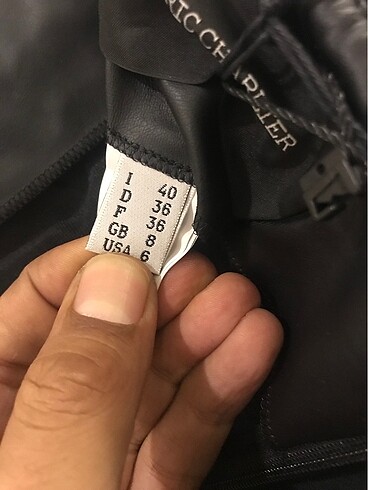 40 Beden siyah Renk Sıfır Cedric Charlier Etek