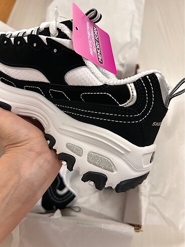 37 Beden Skechers biggest fan