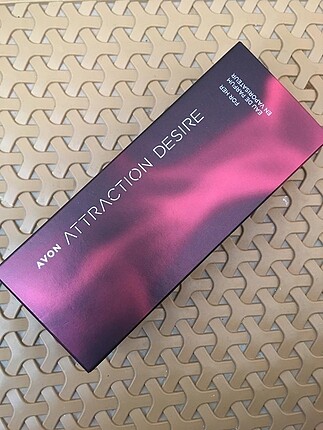 Avon attractıon desira bayan parfümü