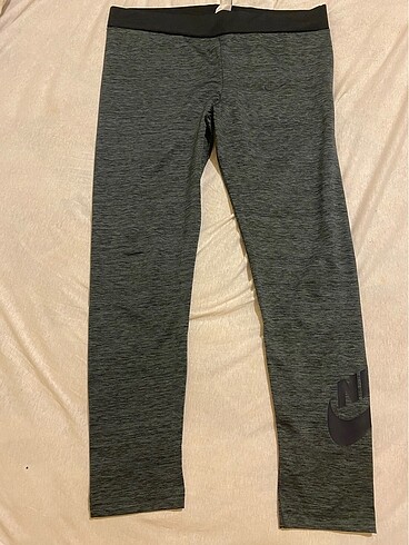 Nike Tayt
