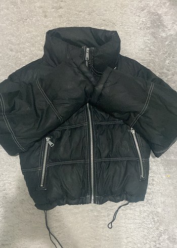 Pull and Bear Siyah Denim Puff Kollu Kısa Kadın Kışlık Mont