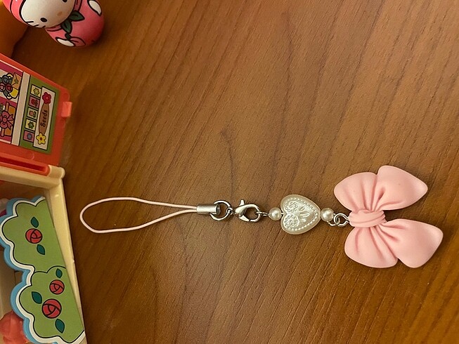 Beden Shein kurdele phone charm