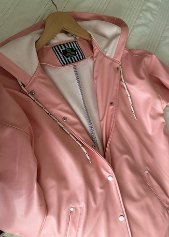 Düğmeli Uzun Pembe Kadın Yağmurluk - Görsel 10