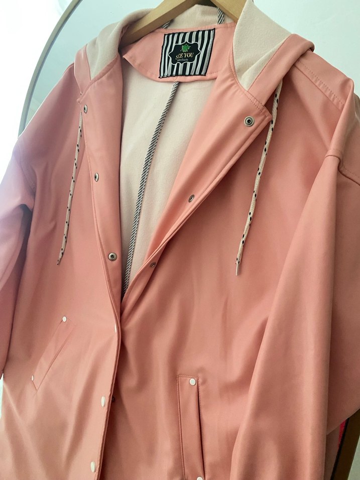 Düğmeli Uzun Pembe Kadın Yağmurluk - Görsel 4