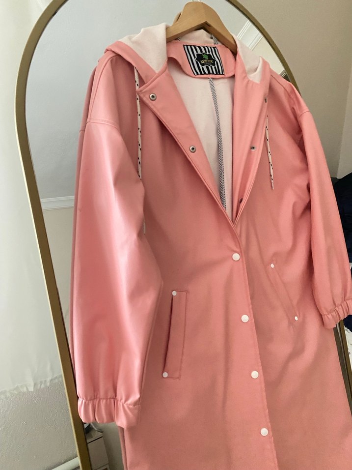 Düğmeli Uzun Pembe Kadın Yağmurluk - Görsel 5