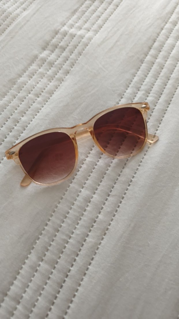 Şeffaf Bej Vintage Kadın Güneş Gözlüğü - Görsel 3