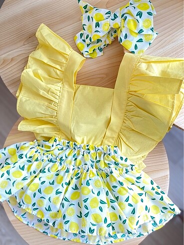 1 Yaş Beden Kız bebek limonlu tulum ve bandana