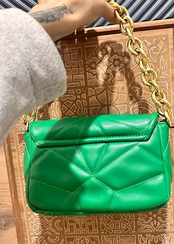 Zincir Detaylı Yeşil Deri Kadın Çanta - Görsel 2