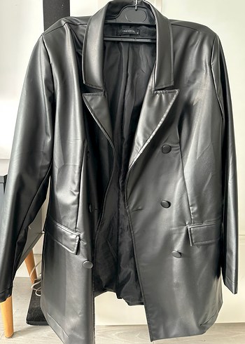 Düğmeli Siyah Deri Kadın Ceket - Görsel 2